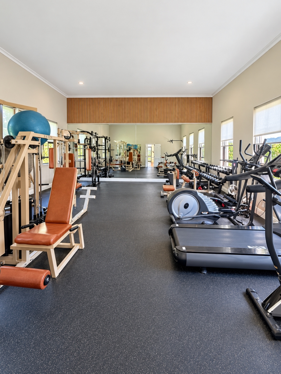 5 Bedroom Property for Sale in North Oaks Western Cape